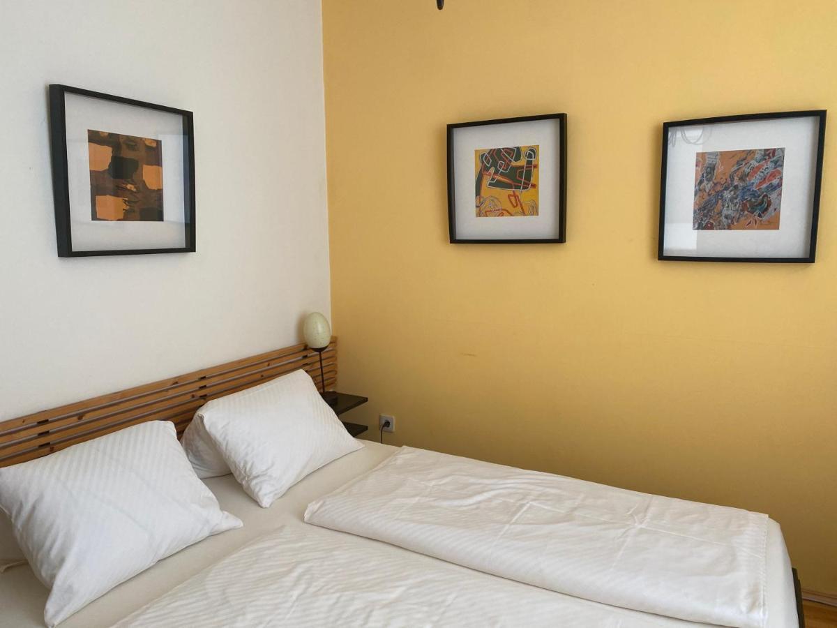 V Gemuetliches Gartenhaus Smihel nad Pliberkom Dış mekan fotoğraf